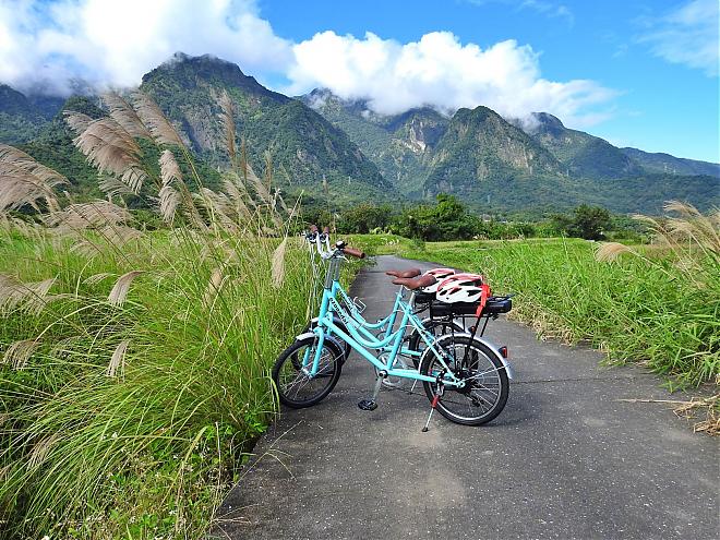 East Coast Cycling Tour: Amis Coastal Culture and Local Feast
