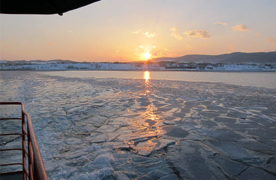 Hokkaido Asahiyama Zoo and Sunset Drift Icebreaker Day Tour | Depart from Sapporo