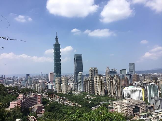 Taipei Pinglin and Xiangshan Day Tour | Tea Making and Tea Ceremony Experience