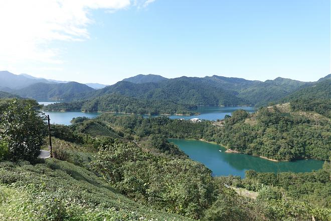 Taipei Pinglin and Xiangshan Day Tour | Tea Making and Tea Ceremony Experience