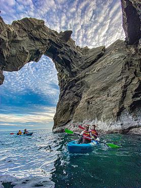 Elephant Trunk Rock on the North Coast | Kayak Exploration + Snorkeling in a Secret Cove!