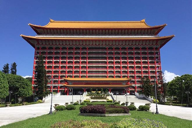 Taipei City Classic Day Tour | National Palace Museum, Ximending, and Dadaocheng