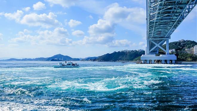 Departing from Osaka｜Naruto Whirlpools, Awaji Island, and Kobe Day Tour