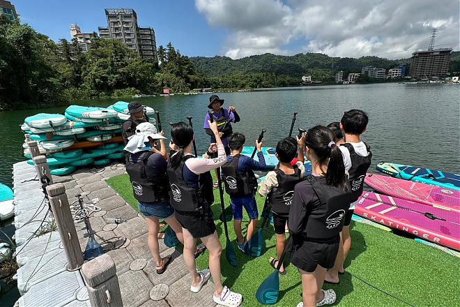 Sun Moon Lake SUP Experience | One person, one board, 1 hour value tour