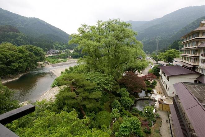 2-Day Yamagata Shinzo Festival Tour in Tohoku, Japan | Ginzan Onsen, Shinzo Festival Designated Seats, and Zao Okama (Departing from Sendai)