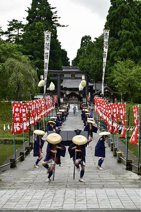 2-Day Yamagata Shinzo Festival Tour in Tohoku, Japan | Ginzan Onsen, Shinzo Festival Designated Seats, and Zao Okama (Departing from Sendai)
