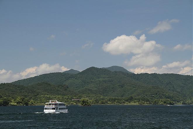 Classic 2-Day Yamagata/Fukushima Tour in Tohoku, Japan | Yamagata: Yonezawa, Urabandai Goshikinuma, Hinohara Lake, Ouchi-juku, Tadami Line, Aizu (Stay in a Hot Spring Area/Depart from Sendai)