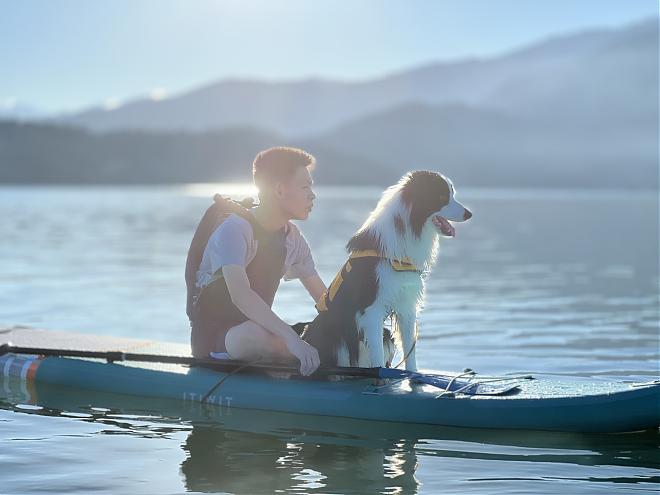 Sun Moon Lake SUP Experience in Nantou | Two-person tour + stunning aerial photos