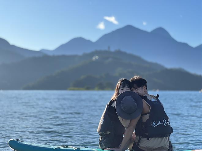 Sun Moon Lake SUP Experience in Nantou | Two-person tour + stunning aerial photos