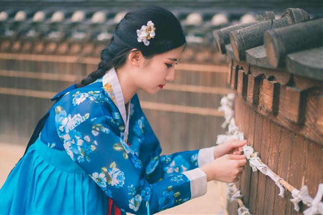 Suwon Hwaseong Fortress in Gyeonggi-do, South Korea. Hanbok Experience and Romance Tour | Chinese/English Guides