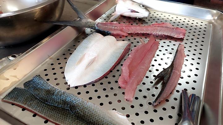 Tainan Qigu Fish Eating Education Tour | What Fish Is This? Milkfish Boneless Cutting Experience