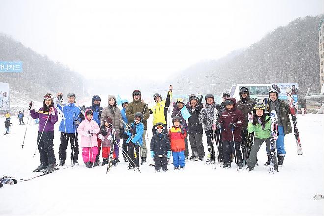 4-Day Seoul Ski Tour | Stay at Hongcheon Daemyung SONO Resort, Gear & Lessons Included