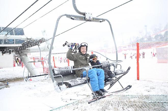 4-Day Seoul Ski Tour | Stay at Hongcheon Daemyung SONO Resort, Gear & Lessons Included