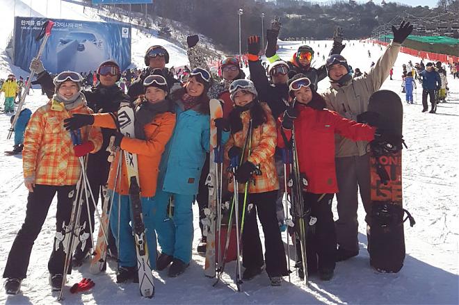 4-Day Seoul Ski Tour | Stay at Hongcheon Daemyung SONO Resort, Gear & Lessons Included