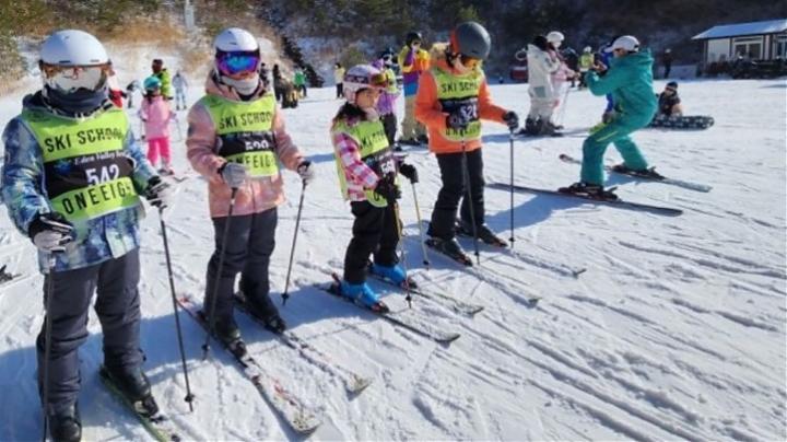 4-Day Funski Skiing at Yongpyong Ski Resort in Gangwon-do (Departs from Seoul / Chinese Service / 3 Nights at a 4-Star Hotel)