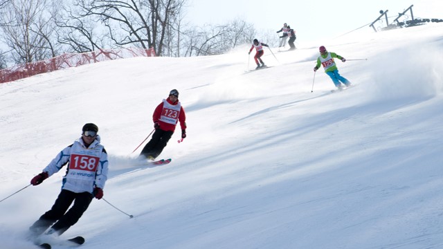 4-Day Funski Skiing at Yongpyong Ski Resort in Gangwon-do (Departs from Seoul / Chinese Service / 3 Nights at a 4-Star Hotel)