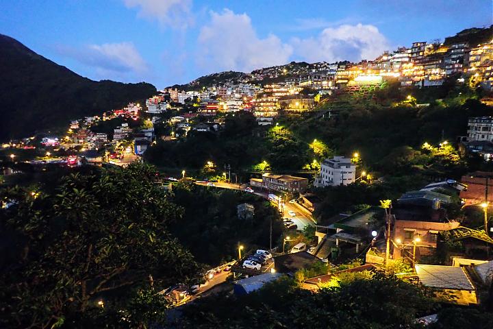 Hike the North Route of the Tamsui Historic Trail | Xiaocukeng Historic Trail. Explore the ruins of a gold rush settlement.