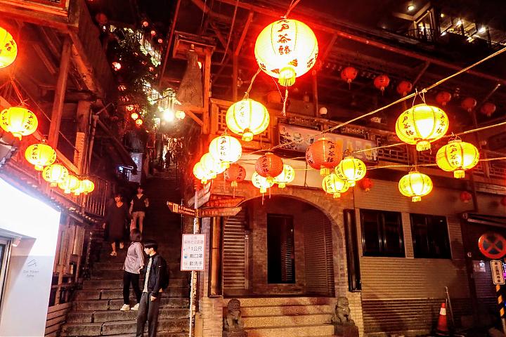 Hike the North Route of the Tamsui Historic Trail | Xiaocukeng Historic Trail. Explore the ruins of a gold rush settlement.