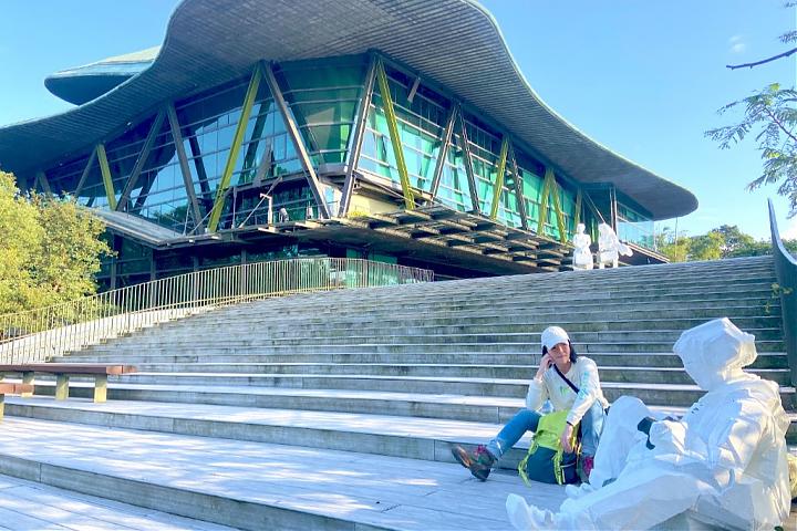 Tamsui Art and Slow Travel Day | Cloud Gate Dance Class & Taste Feast