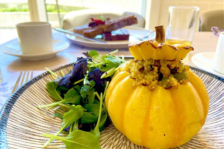 Tamsui Art and Slow Travel Day | Cloud Gate Dance Class & Taste Feast