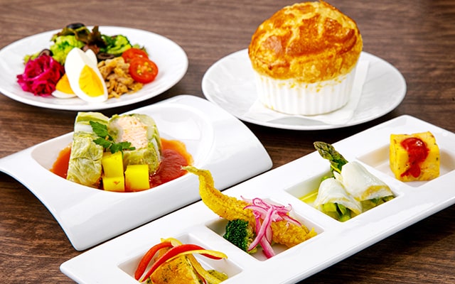 [Departing at 6:00 PM] Tokyo Open-Air Restaurant Bus / Enjoy Kawasaki Factory Night Views + French Cuisine and Wine ★ Includes a Free Drink