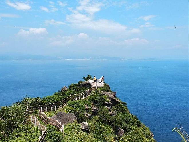 Keelung Island Circumnavigation, Island Ascent, and Tower Climbing Tour | Group Charter Booking