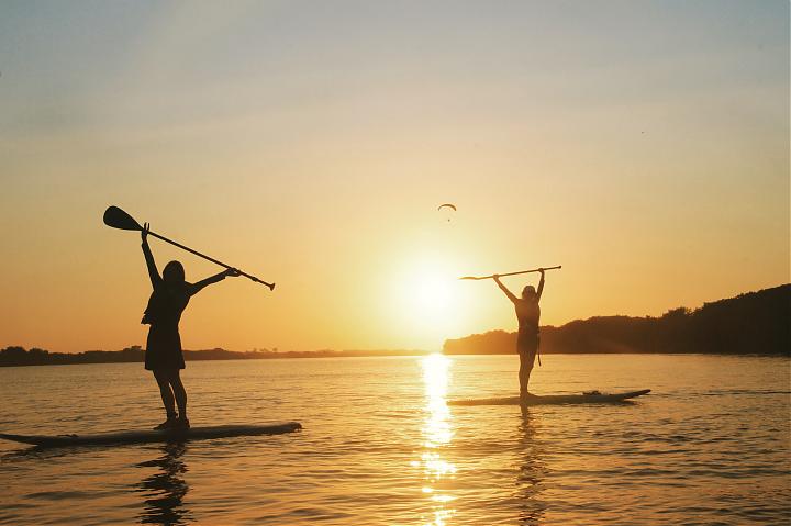 Tainan's Zengwen River SUP Experience | The Most Beautiful Sunset Silhouette. Paddling Year-Round