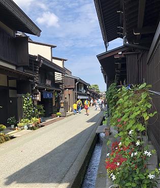 2-Day Tour from Osaka: Shirakawa-go Gassho-zukuri Village, Hida Takayama, Kanazawa (Chinese-speaking tour leader/round-trip transportation)