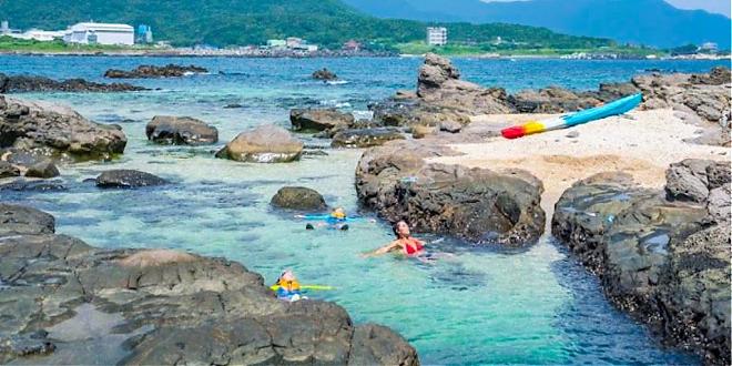貢寮宝島カヌー＆シュノーケリングツアー | 神秘の島々とサンゴ礁を探検