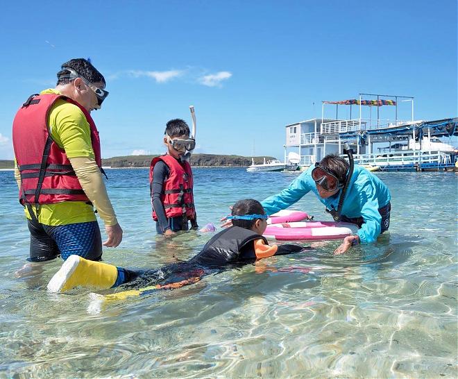 澎湖南部望有島日帰り旅行｜サンゴ礁の楽園へダイブ