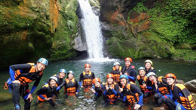瑞芳半屏渓大桂瀑布川下り｜新北市で最も美しい滝を登る