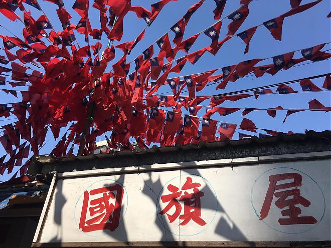 雲南省の乾燥米を初めて体験：中鎮市場での試食ツアー