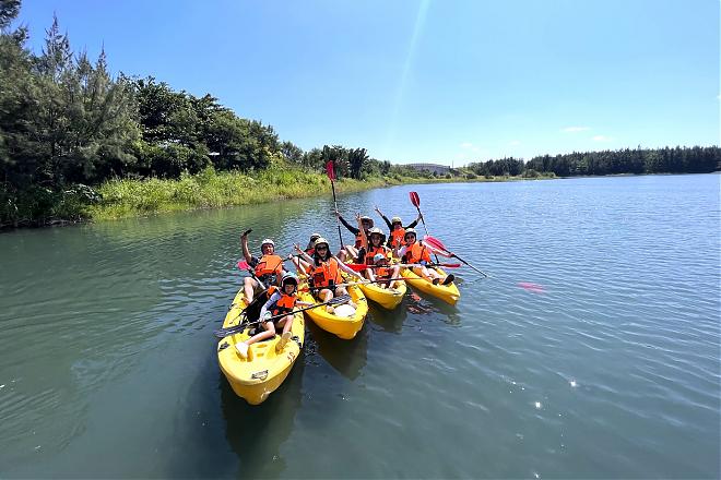 台東卑南渓ラグーンカヤック体験 | 市内中心部近く、台東森林公園の隣