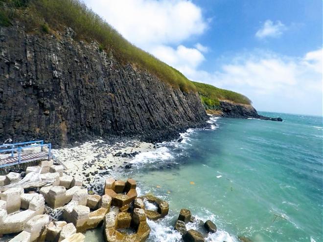 澎湖東海の島巡りツアー | 夢のような彭鵬ビーチ、元北島、そしてウォータースポーツを楽しむ