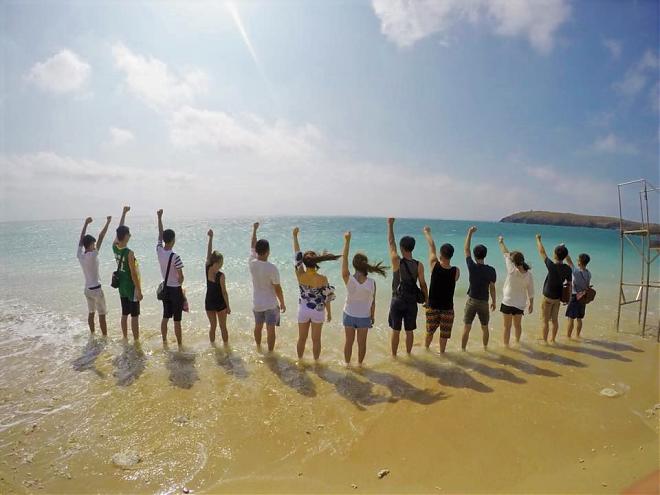 澎湖東海の島巡りツアー | 夢のような彭鵬ビーチ、元北島、そしてウォータースポーツを楽しむ