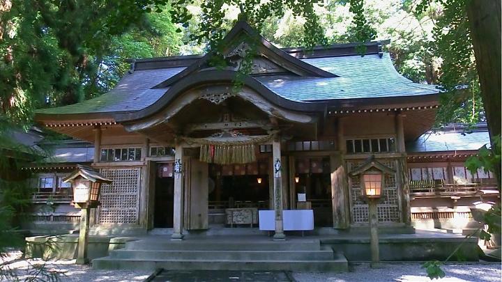 福岡発｜九州・宮崎日帰りツアー：高千穂峡、白川源流、天岩戸神社を巡る神話の地