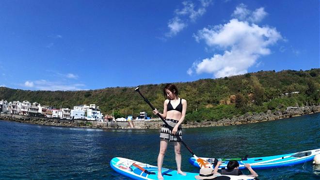 墾丁万里塘SUP + シュノーケリング体験 | 最高の海の景色を望む秘密の場所で自由にパドルを漕ぎましょう