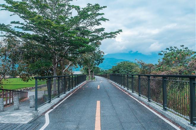 花蓮玉里への半日自転車旅｜街を散策し、古い日本建築に出会う