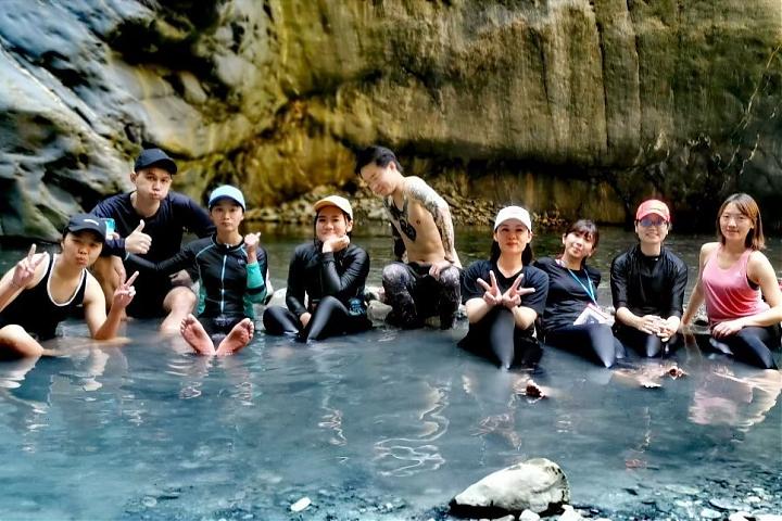 台東・梨松渓の秘湯を探索｜エメラルドキャニオンワンダーランド