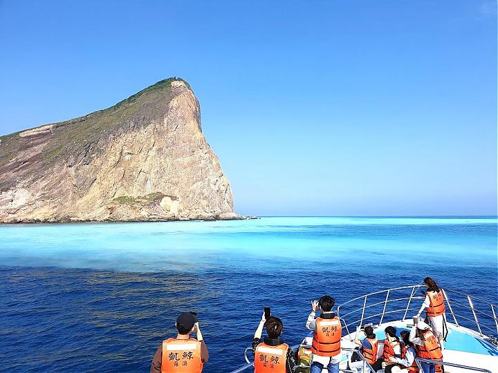 亀山島でのホエールウォッチングと頭城老街散策 | 頭城山海辺の村巡り