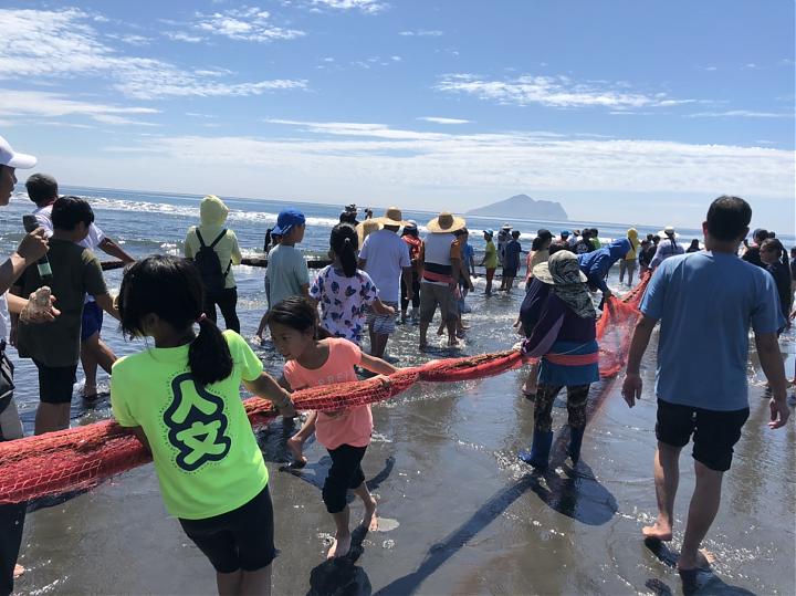 亀山島でのホエールウォッチングと頭城老街散策 | 頭城山海辺の村巡り