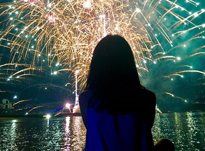 펑후 불꽃놀이 독점 | SUP 비치 라이드 & 나이트 패들링으로 불꽃놀이 축제를 즐겨보세요