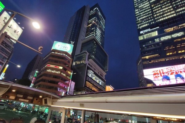 [오후 6시 10분 출발] 도쿄 테라스 레스토랑 버스 / 일본식 세트 메뉴 (음료 무료 제공)