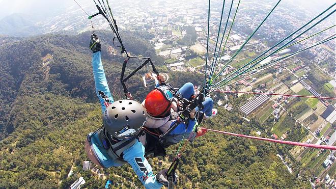 埔里虎頭山高空飛行傘。初級體驗