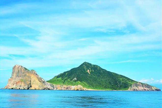 宜蘭龜山島賞鯨船票輕鬆訂｜海上繞島賞景二合一