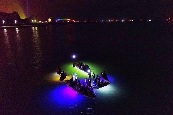 澎湖花火節夜划SUP立槳體驗｜海上煙火景觀第一排