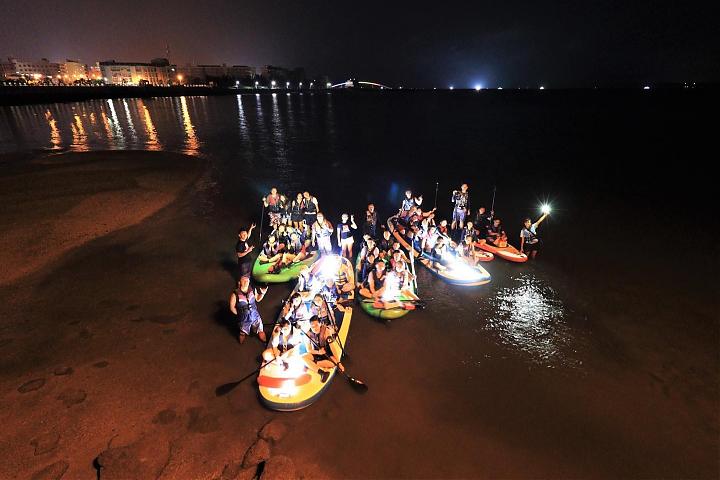 澎湖花火節夜划SUP立槳體驗｜海上煙火景觀第一排