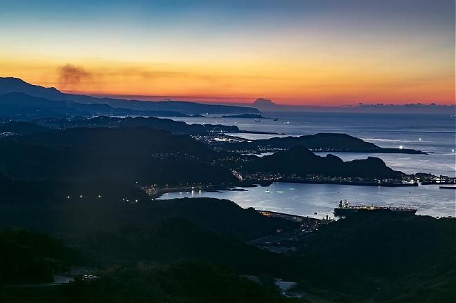 九份茶旅半日遊．夕遊金礦隧道