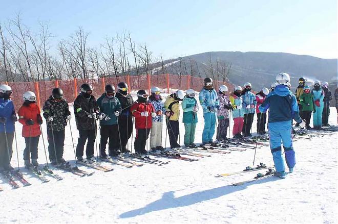 韓國江原道High 1滑雪4日遊滑雪祭GOGOSKI（首爾出發/中文服務/五星飯店3晚）
