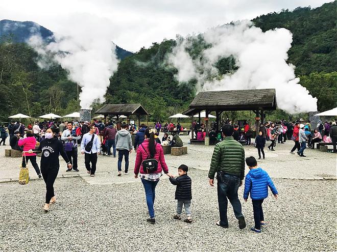 宜蘭清水地熱X玉蘭茶園賞櫻野餐一日遊